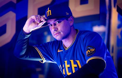 Mariners City Connect uniforms unveiled